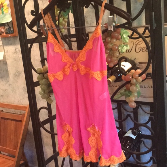 HOT PINK AND NEON ORANGE NIGHTY. - Picture 3 of 6